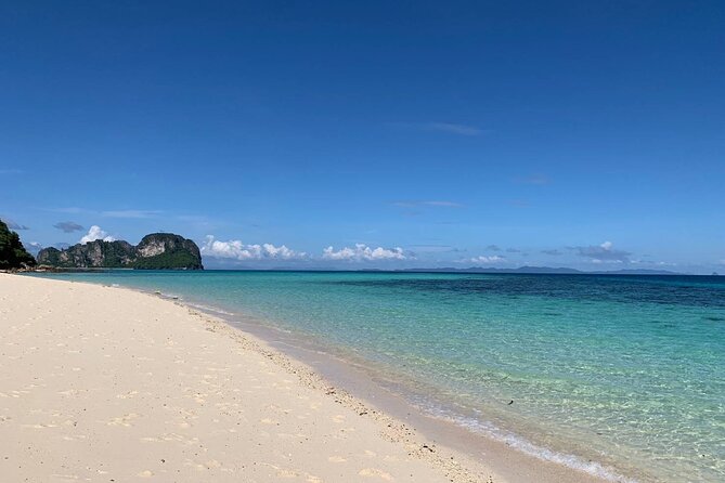 2x Snorkelling Phi Phi, Maiton, Maya Bay, khai islands tour - Maya Bay is the famous photo stop