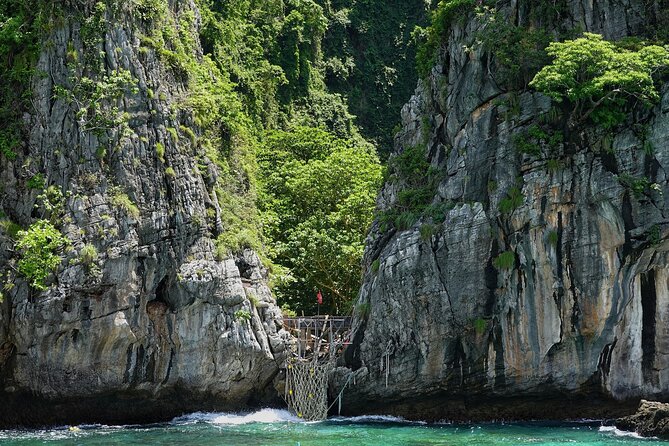Best of Phi Phi Island Adventure Day Tour with Lunch from Phuket - Maya Bay and the limits of fame