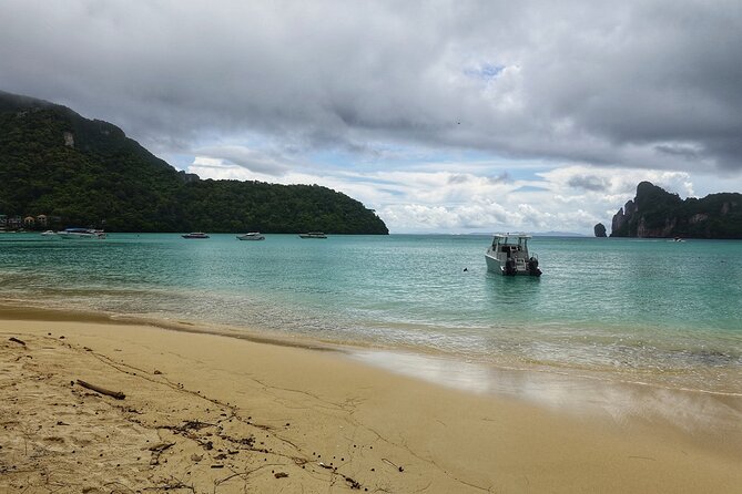 Best of Phi Phi Island Adventure Day Tour with Lunch from Phuket - Lunch and free time on Phi Phi Don