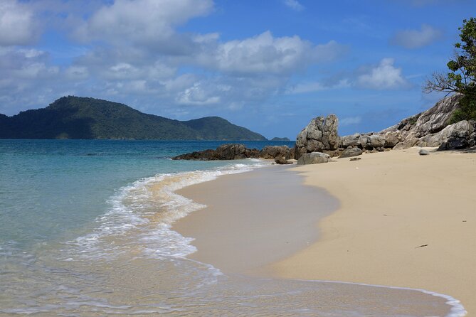 Bon Island Tour by longtail boat with Lunch - The guide and the feel of a five-person group