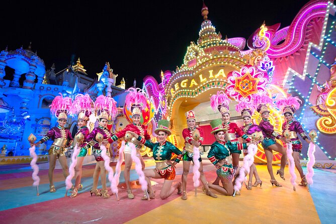 Carnival Magic Show Phuket - Exploring the Carnival Fun Fair before the theatre