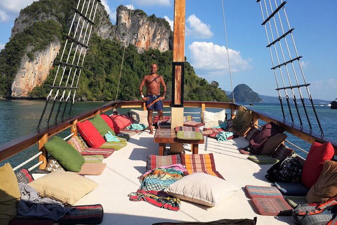 - Comfortable boat for cruising in Phang Nga Bay - The "Must-Do"! - The beach stop before lunch