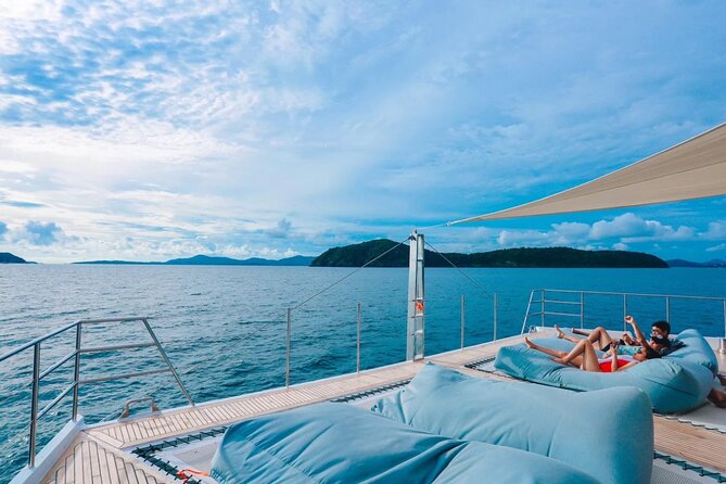Coral and Racha Islands Luxury Catamaran Experience - Guides, crew and group size