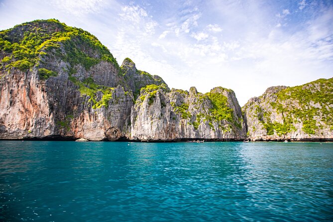 From Phuket: Phi Phi, Maya Bay & Khai Islands Speedboat Tour - Phi Phi Don gives you lunch and a change of pace