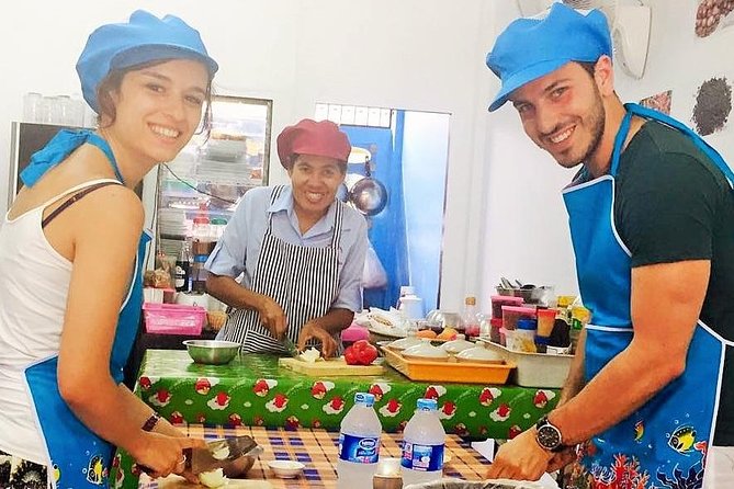 Half-Day Phuket Easy Thai Cooking - Transport, group size, and timing