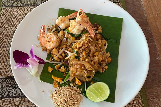 Half day Thai cooking Class + Market tour+Garden tour - Mae Somchit Kata Fresh Market: the useful first stop