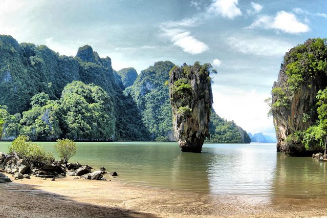 James Bond Island Adventure: Speedboat & Canoe Expedition - Hong Island Beach and the water break