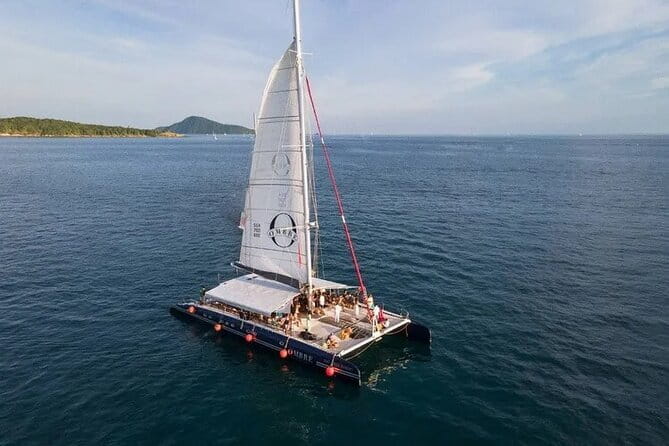James Bond Island Full Day Tour by Speed Catamaran - Panyi Island: lunch over shallow water