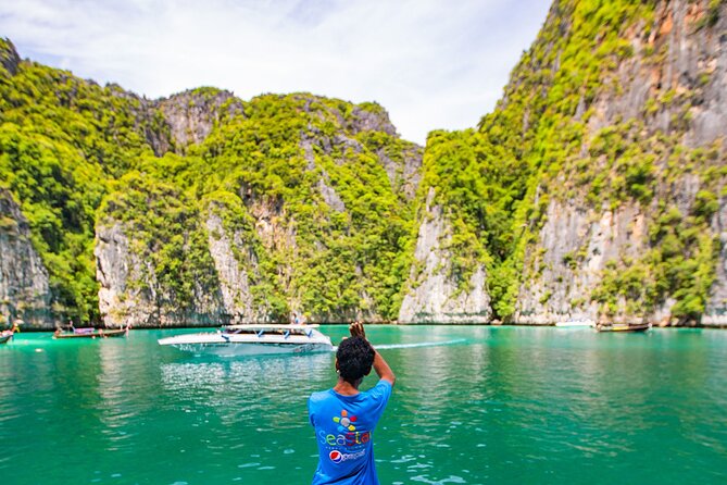 Maya Bay, Phi Phi & Bamboo Island Premium Trip by Seastar From Phuket - Lunch on Phi Phi Don breaks up the morning