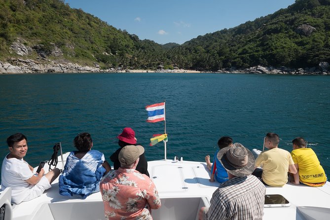 New Power catamaran for Phang Nga and Phi Phi island excursions - The crew and the feel of the day