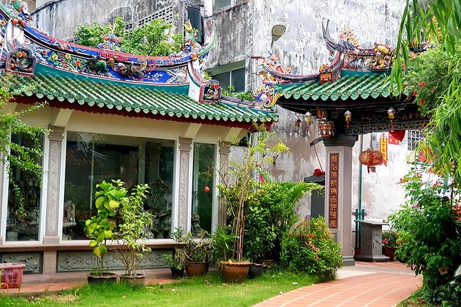 Old Town Cultural Heritage Tour of Phuket - Lard Yai and the Sunday Walking Street market