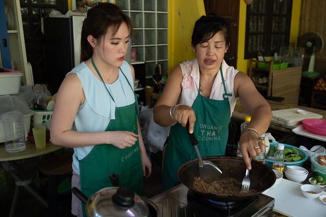 Organic Thai cooking class - The market visit before the cooking begins