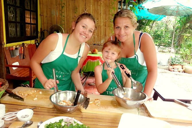 Organic Thai cooking class - Timing, pickup, and practical planning