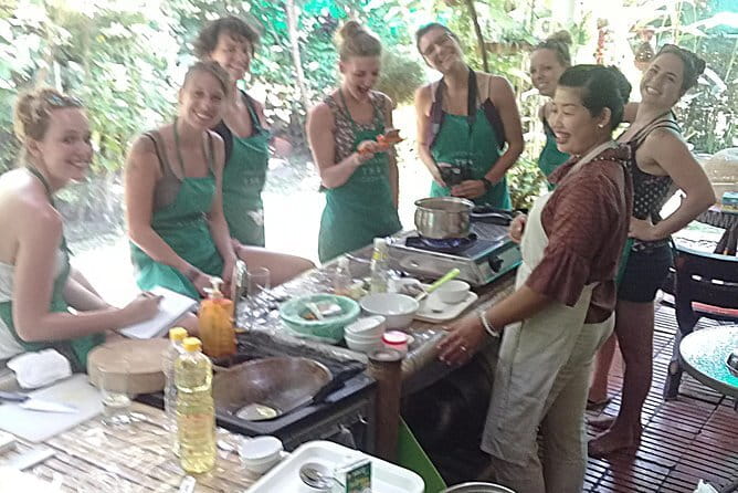 Organic Thai cooking class - Seeing the organic garden