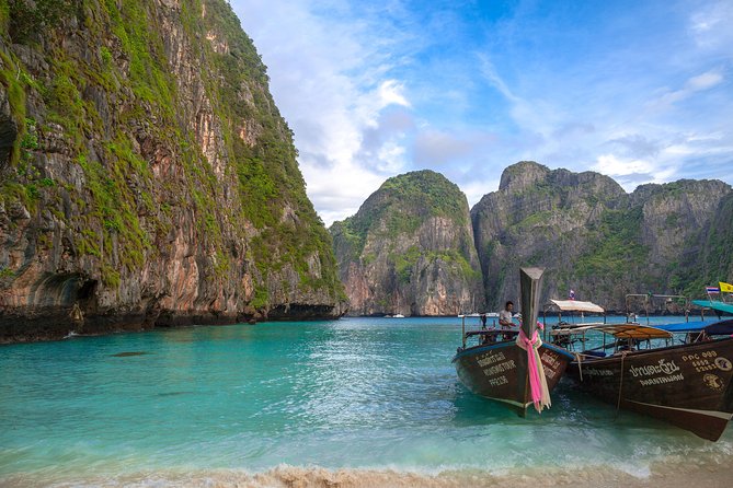 Phi Phi 6: Amazing trip by speedboat, start at Sunrise - What $136.72 really buys you
