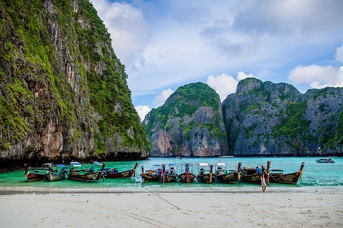 Phi Phi 6: Amazing trip by speedboat, start at Sunrise - The speedboat ride from Phuket