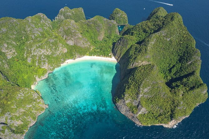 Phi Phi Bamboo Islands Fullday - Premium - Maya Bay and the famous Phi Phi cliffs