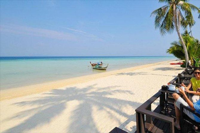 Phi Phi Island Tour by Big Boat by Royal Jet Cruiser (First Class) - What the $81.38 price really covers