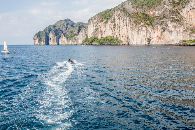 Phi Phi Islands from Phuket Speedboat Transfer with Pickup Service - What Happens at Rassada Pier