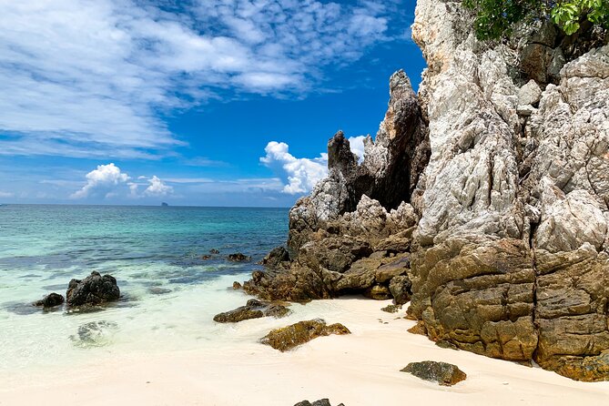 Phi Phi Islands & Maya Bay: Premium Service & All-Day Food - Koh Khai Nai adds the longest water break