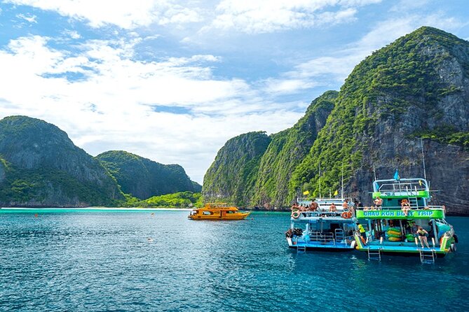 Phi Phi Khai Islands Excursion with Seaview & Lunch by speedboat - Phi Phi Ley and the clear water around Maya Bay