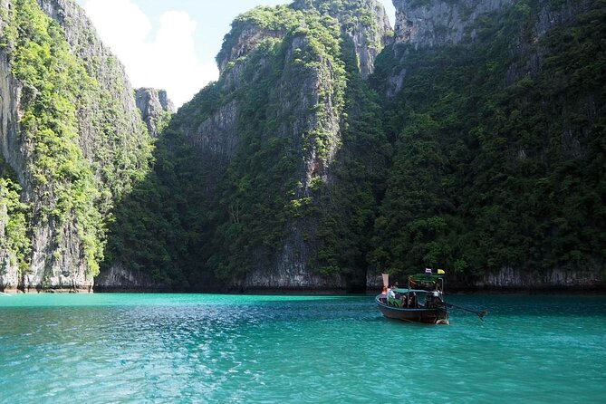 Phi Phi Khai Islands Snorkeling By Premium Speedboat From Phuket - Phi Phi Don lunch and free time