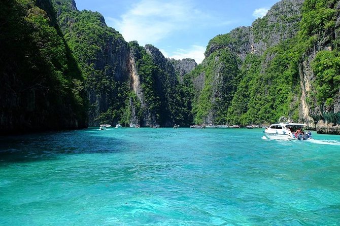 Phi Phi, Maiton, Khai Island Sunset Romantic Trip By Phuket Seahorse Marine - Phi Phi Don and lunch at Ton Sai Bay
