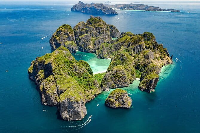 Phi Phi Maya and Maithon by Indigo Luxury Catamaran in Phuket - Maithon Island and the water toys
