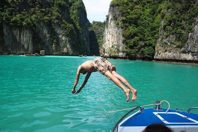 Phi Phi & Maya Bay Speedboat: All-Day Food & Choice of 3 Marinas - Pileh Cove and the limestone walls