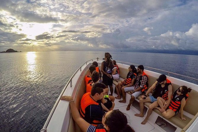 Phi Phi Sunrise Premium Tour - Sunrise by speedboat to Phi Phi