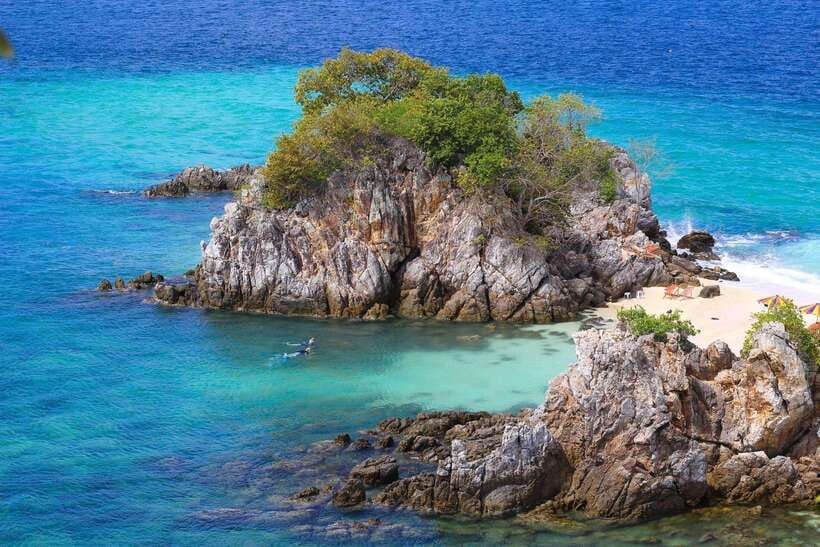 Phuket: 3 Khai Islands Relax & Snorkeling Half/Full Day Tour - Khai Nui: a short snorkel from the boat