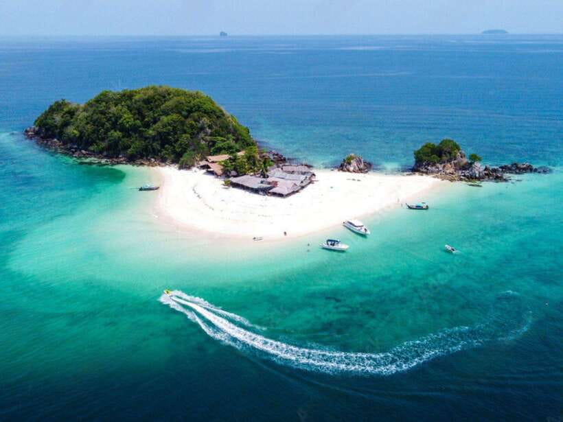 Phuket: 3 Khai Islands Snorkeling Tour - Khai Nai Island and the famous cats