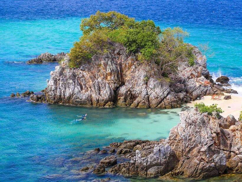 Phuket: 3 Khai Islands Snorkeling Tour - Khai Nok’s fish and beach time