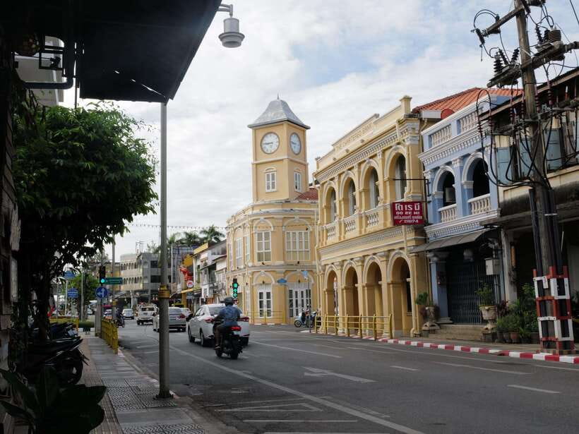 Phuket City Tour with Viewpoints, Temples & Elephant Feeding - A six-hour introduction to Phuket