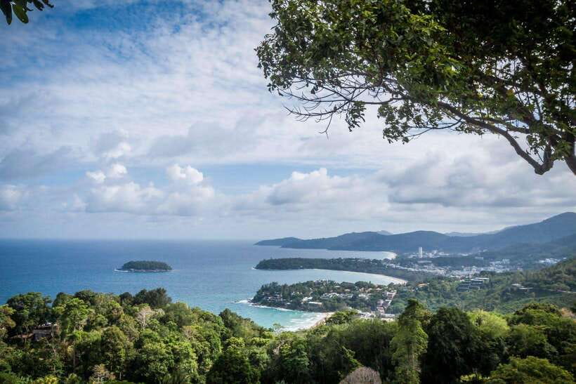 Phuket City Tour with Viewpoints, Temples & Elephant Feeding - Wat Chalong and Phuket’s Buddhist traditions