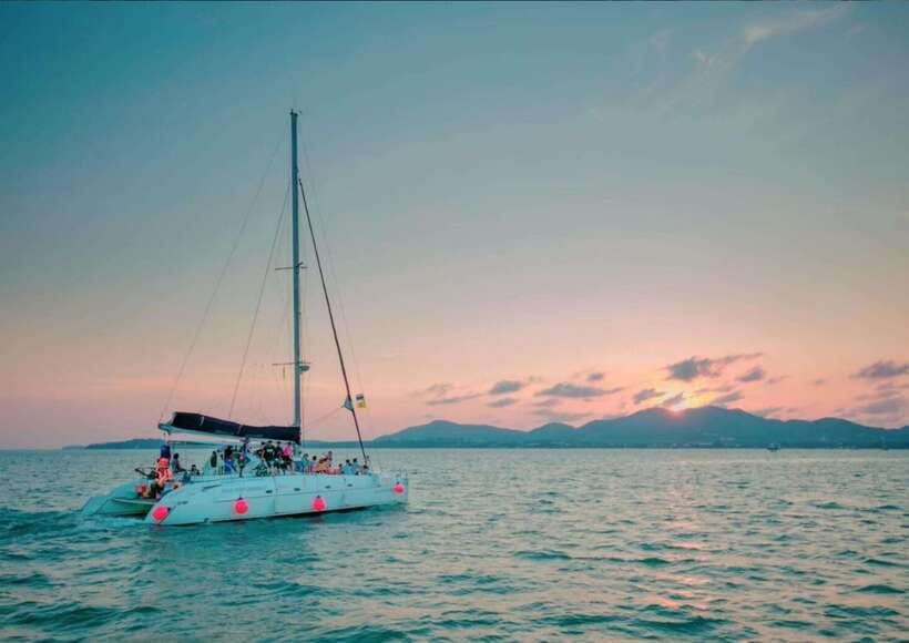 Phuket: Coral Island Catamaran Cruise with Sunset Dinner - Why this cruise works as a Phuket day out