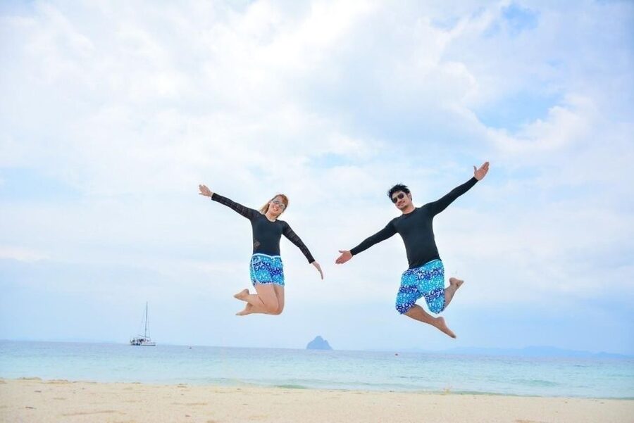 Phuket: Coral Island Half-Day Tour by Speedboat - The speedboat ride to Coral Island