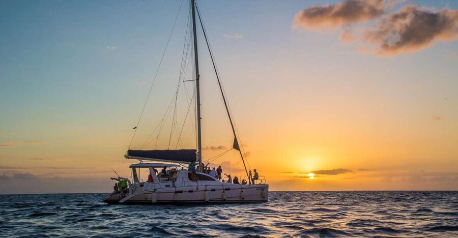 Phuket: Coral Island & Sunset Dinner by Sailing Catamaran - Three hours around Koh Hey, or less if conditions change