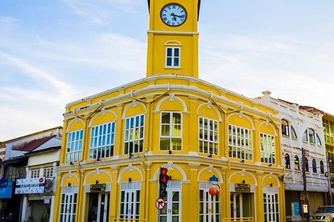 Phuket Customized Sightseeing Tour - Amorn Phuket Pearl, a 45-minute commercial stop