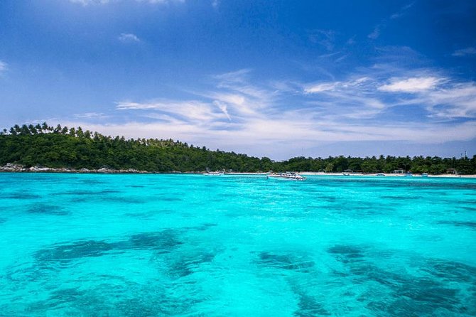Phuket Dolphin Quest: Racha & Maiton Island Expedition - How the guides affect the day