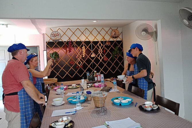 Phuket Easy Thai Cooking Class and Market Tour - A Phuket cooking class that begins at the market