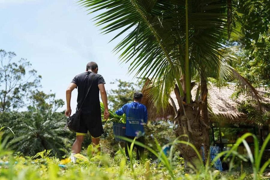 Phuket: Guided Tour to Elephant Sanctuary & Hotel Transfer - How ethical is the elephant encounter?