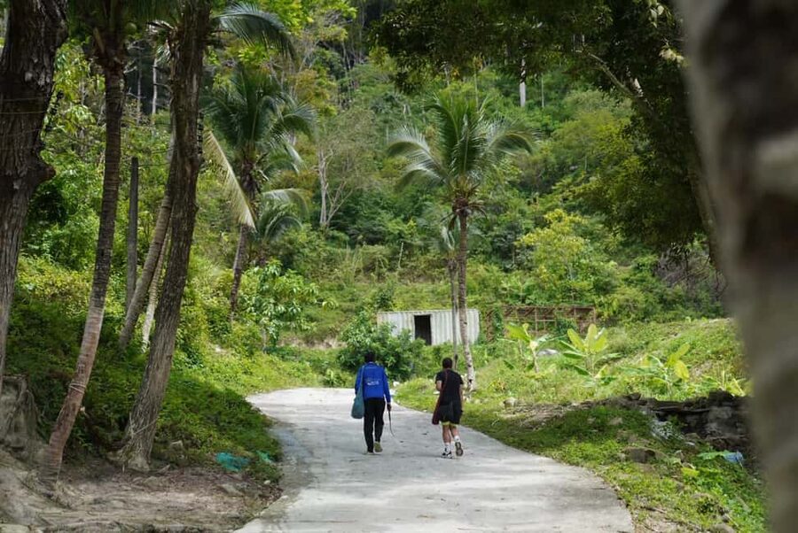 Phuket : Guided Tour to Elephant Sanctuary with Transfers - What makes the sanctuary approach feel ethical