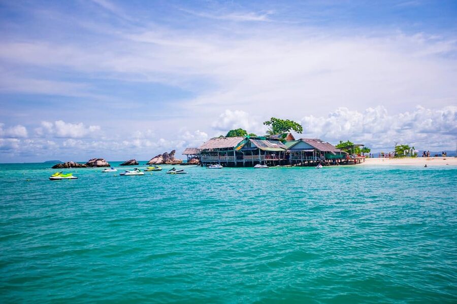 Phuket: Khai Islands Premium Speedboat Half Day Adventure - Snacks, equipment, and the real value of $38