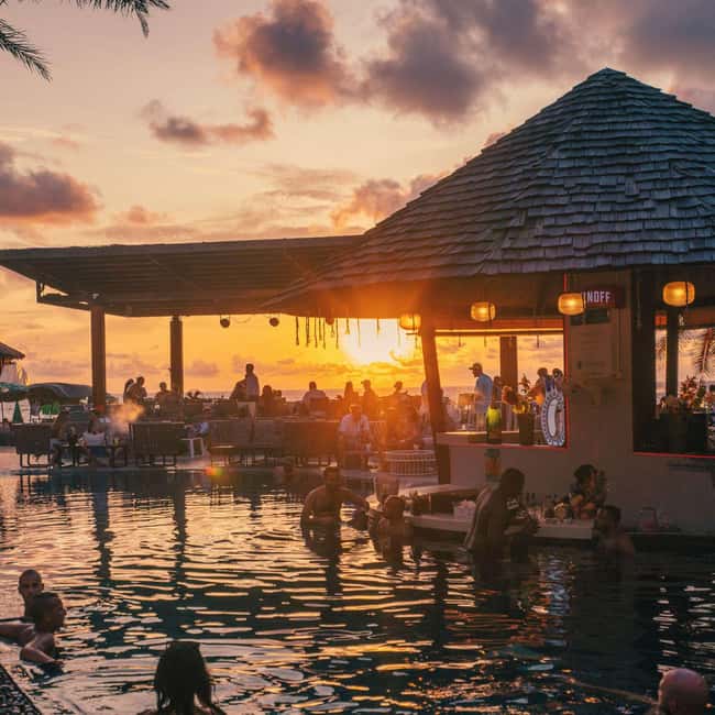 Phuket: Kudo Beach Club Entry with Set Menu - Lunch, afternoon music, or dinner after sunset