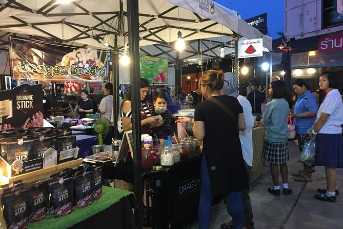Phuket Night Food Walking tour - Why this Phuket food tour works best in the evening