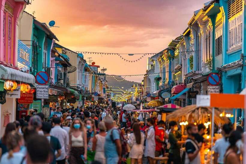 Phuket: Old Town Half-Day Sightseeing with Local Guide - Old Phuket Town in a 30-minute window