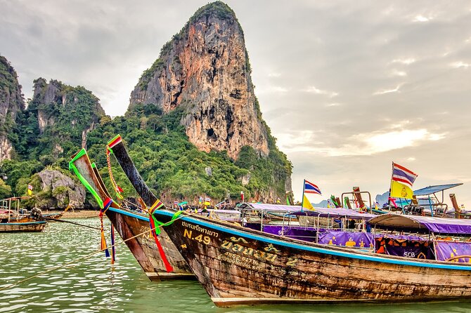 Phuket Phiphi-Phhpi Phuket Ferry include Transfer to hotel - Arriving at Ao Tonsai Pier