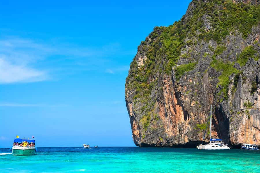 Phuket: Speedboat Day Trip to Phi Phi and Maya Bay - Phi Phi Le, lagoons, and limestone cliffs