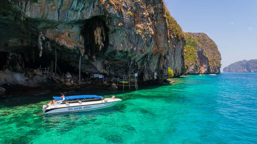 Phuket: Speedboat Day Trip to Phi Phi and Maya Bay - The early start and ride from Phuket